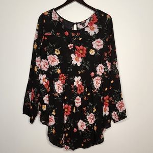 Torrid Babydoll Keyhole Gauze Tunic Top floral size 2